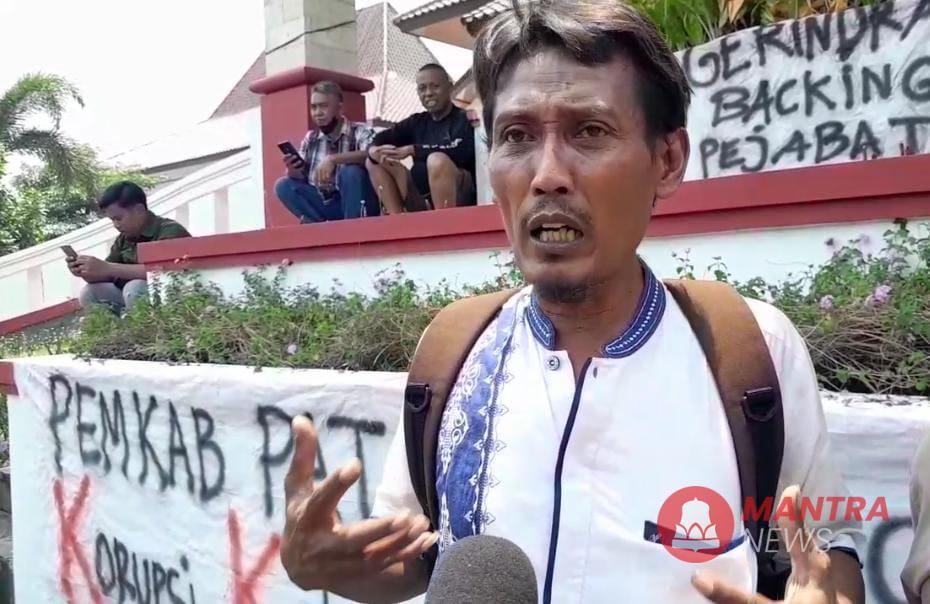 massa pendukung bupati pati sudewo