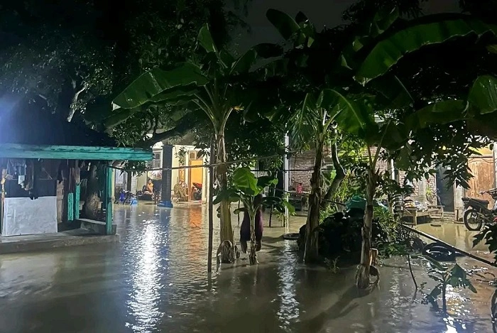 Pemukiman di Dukuh Pelang, Desa Trimulyo, Kayen, Pati tergenang banjir, Rabu (22/10/2025).