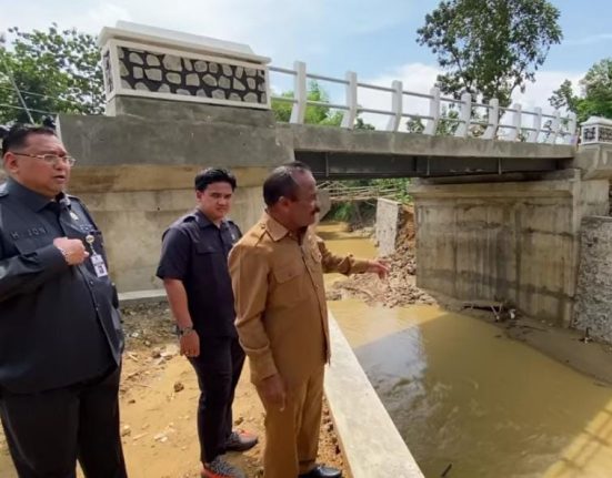 Sidak ke Proyek Jembatan Pelemgede, Komisi C DPRD Pati Temukan Kontruksi Asal-asalan 2 Komisi C DPRD