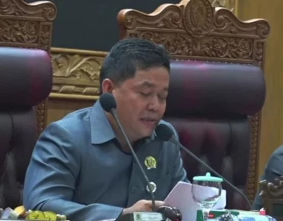 Sumpah Pemuda 2025: Ketua DPRD Pati Ajak Pemuda Kreatif 2 Ketua DPRD Pati Ali Badrudin memberikan pesan saat peringatan hari Sumpah Pemuda.