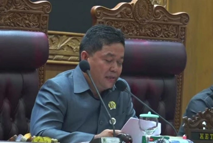 Sumpah Pemuda 2025: Ketua DPRD Pati Ajak Pemuda Kreatif 1 Ketua DPRD Pati Ali Badrudin memberikan pesan saat peringatan hari Sumpah Pemuda.