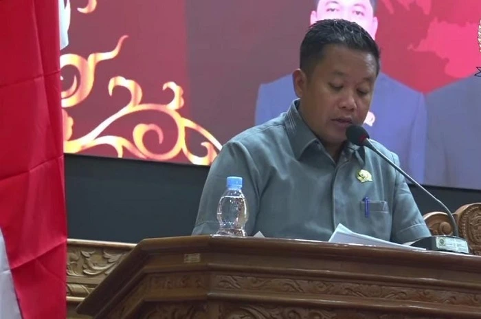 DPRD Pati Dorong Pembinaan Sepak Bola Usia Dini Bersama Askab PSSI 1 Ketua Komisi D DPRD Pati, Teguh Bandang Waluyo. Merespons soal pengembangan atlet sepak bola Pati.