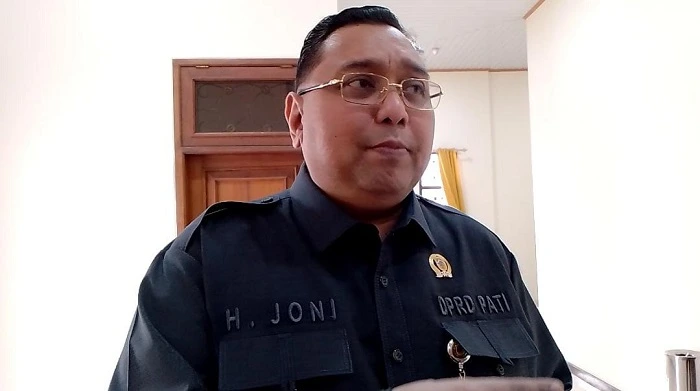 Stadion Joyokusumo Pati Direnovasi, DPRD Pati Soroti Pemindahan Sejumlah Kantor 1 Ketua Komisi C DPRD Pati Joni Kurnianto mengomentari rencana renovasi Stadion Joyokusumo