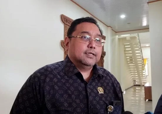 Ketua Komisi C DPRD Pati Joni Kurnianto menanggapi anggaran proyek DPUTR yang bengkak.