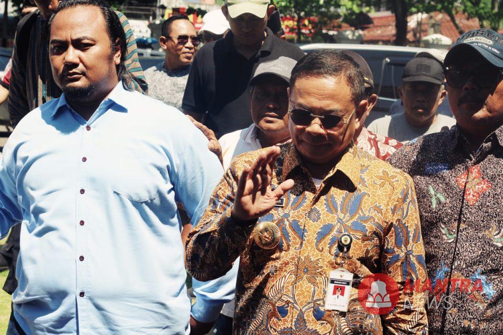 Pendukung Bupati Pati Putuskan Tak Hadir di Paripurna Hak Angket, Ada Apa? 2 WhatsApp Image 2025 10 30 at 19.02.15 1