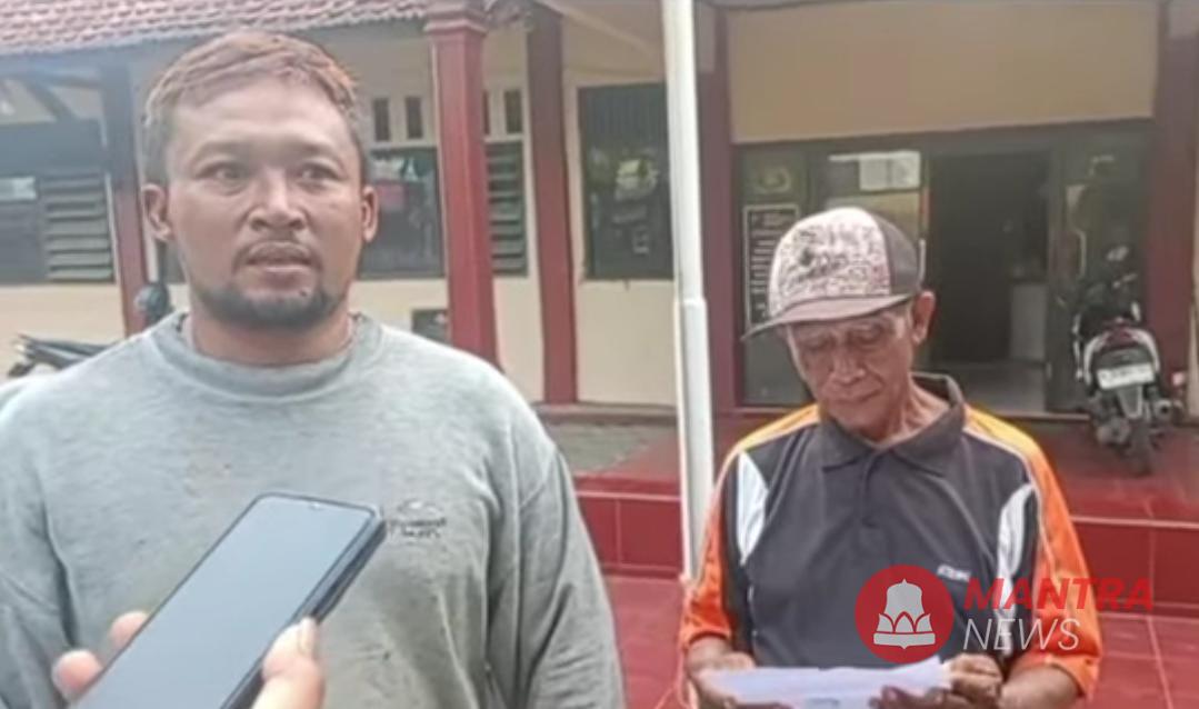 Bawa Surat Tuntutan! Warga Asempapan Pati Datangi Kantor Polisi, Ada Apa? 1 Warga asempapan