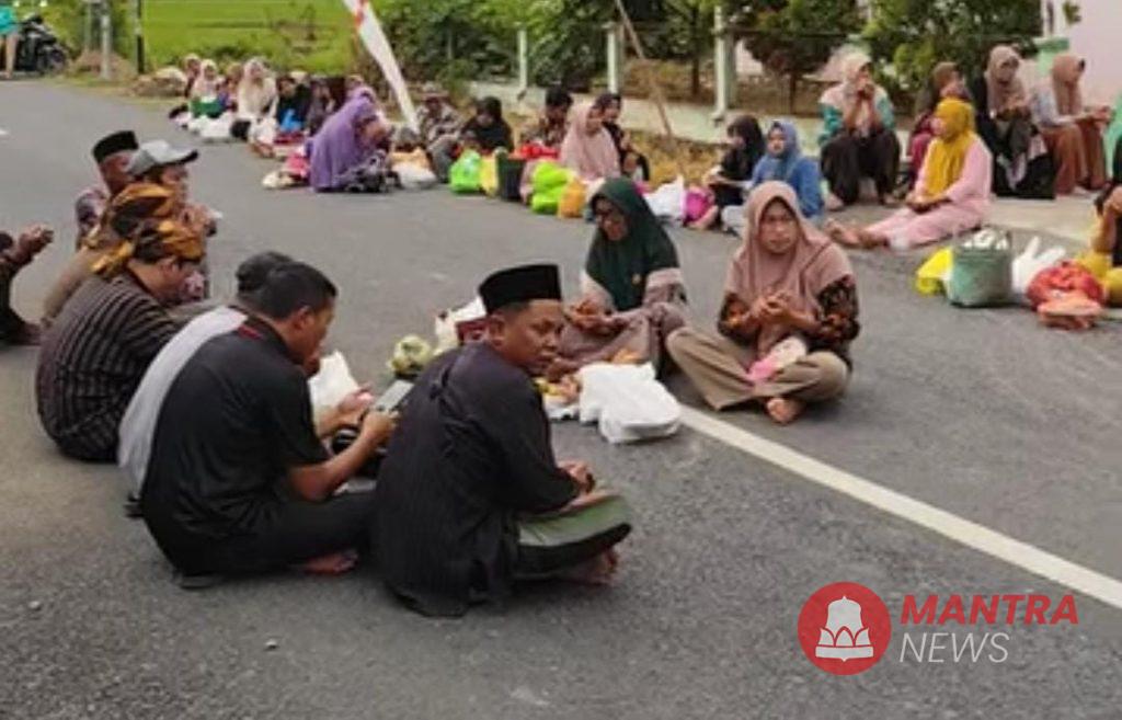 Perbaikan Jalan Penghubung Desa Rampung, Warga Karangnowo Pati Gelar Syukuran Massal 2 perbaikan jalan penghubung