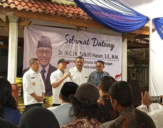 Kampung Nelayan Merah Putih