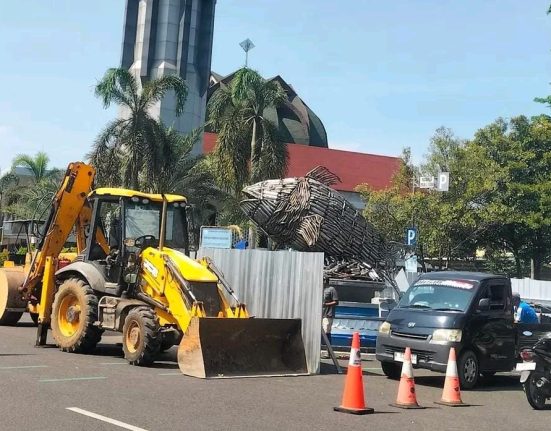 Tugu Knalpot Bandeng