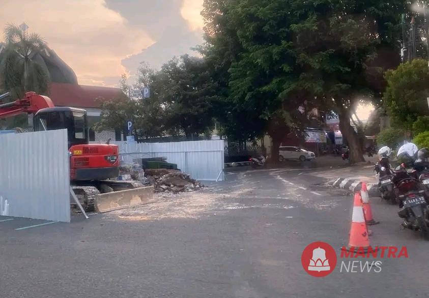 Tugu Knalpot Bandeng