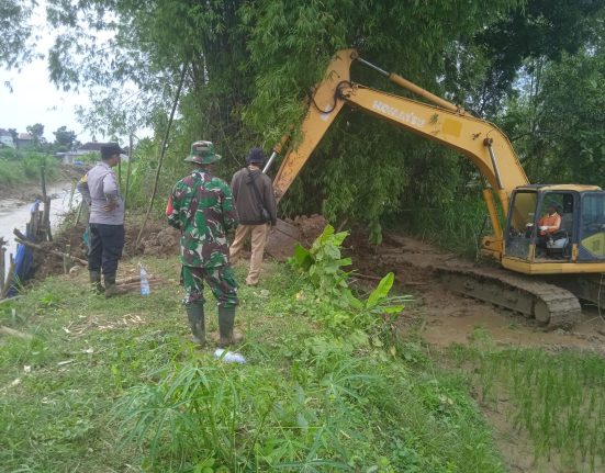 Tanggul Sungai Bangklean