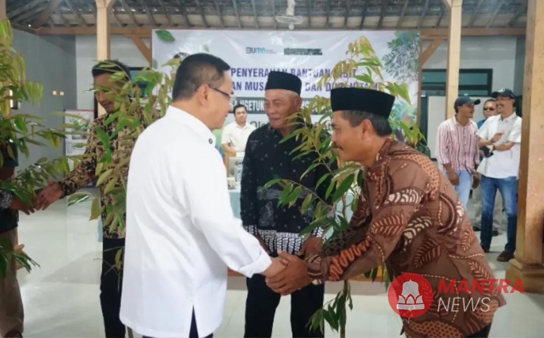 Kolaborasi dengan BUMN, Bupati Pati Sudewo Salurkan Ribuan Bibit Durian Premium Duri Hitam-Musangking 1 Bupati Pati Sudewo